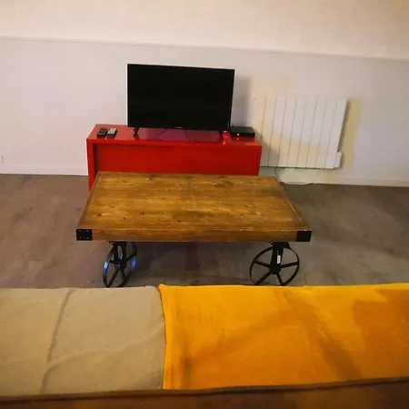 Le Mirador St Just 3 People Apartmán *